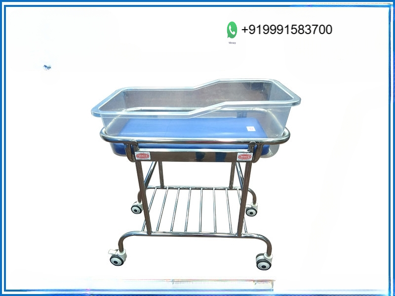 BABY BASSINET WITH PLASTIC CRIB